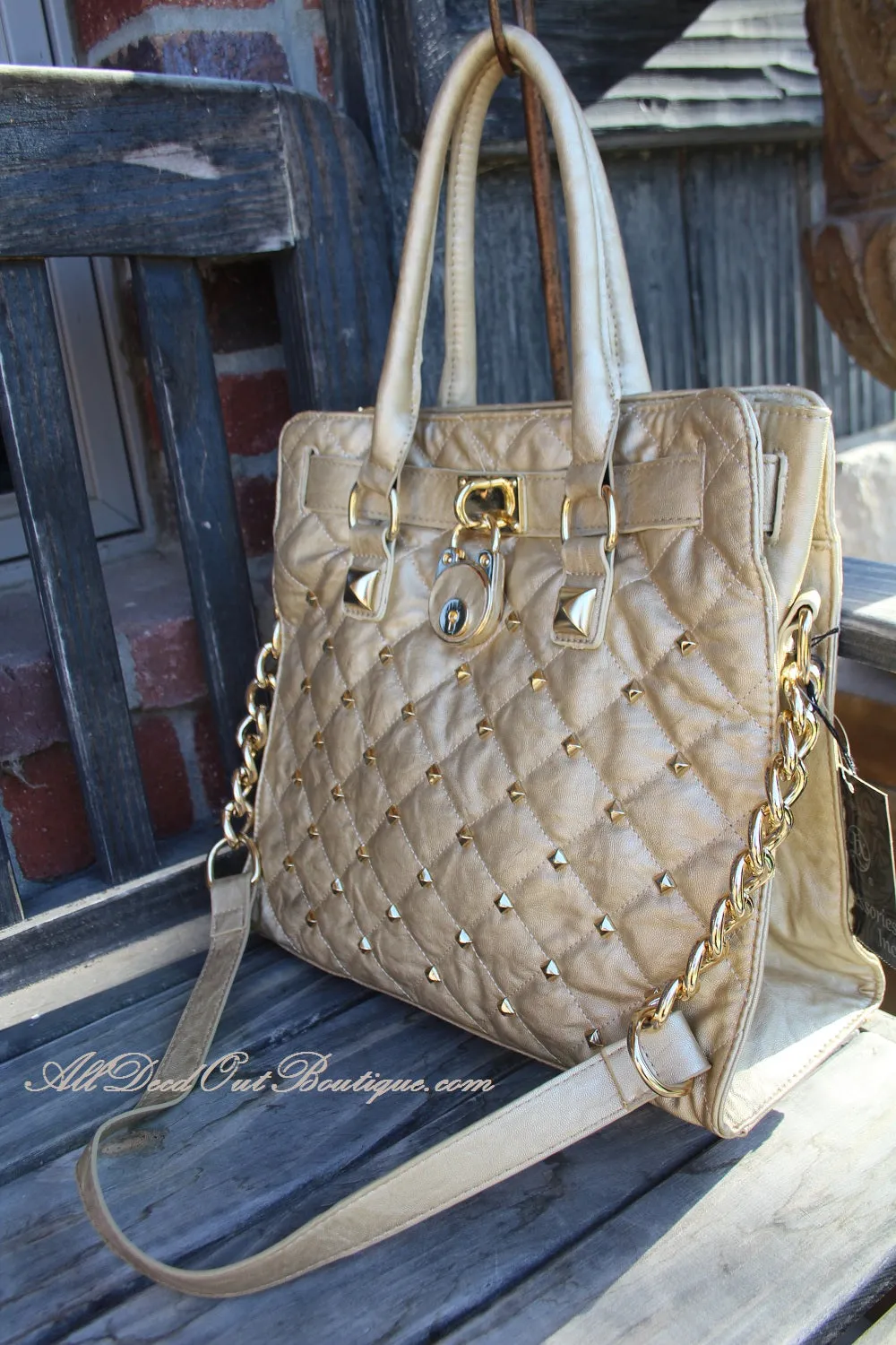 Luxcessories Inc. | Lock & Stud Purse Champagne