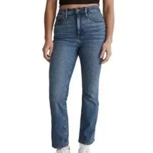 Madewell Cali Demi boot medium wash size 26 normcore jeans