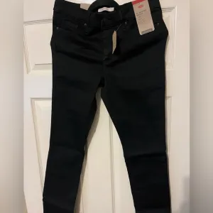New!! WOMEN'S BLACK 311 SKINNY JEANS