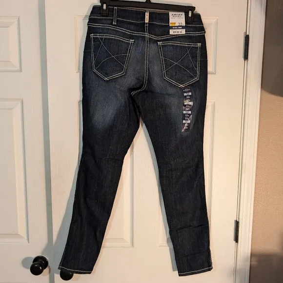 NWT Ariat Women's Mid Rise Skinny Jeans Size 32R