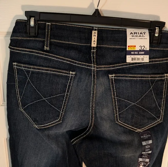 NWT Ariat Women's Mid Rise Skinny Jeans Size 32R