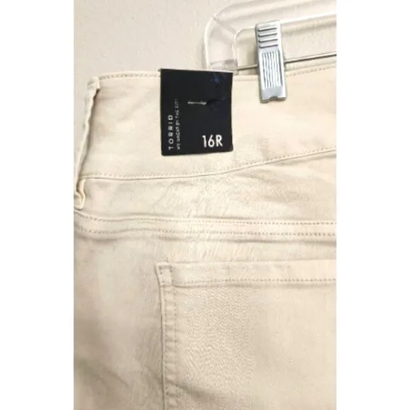 NWT TORRID Denim 16R Skinny Mid-Rise Button Zip Fly Cream Plus Jegging Jeans