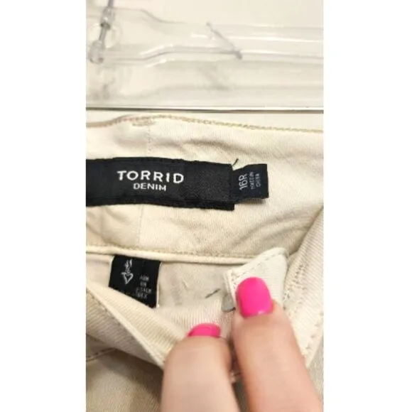 NWT TORRID Denim 16R Skinny Mid-Rise Button Zip Fly Cream Plus Jegging Jeans