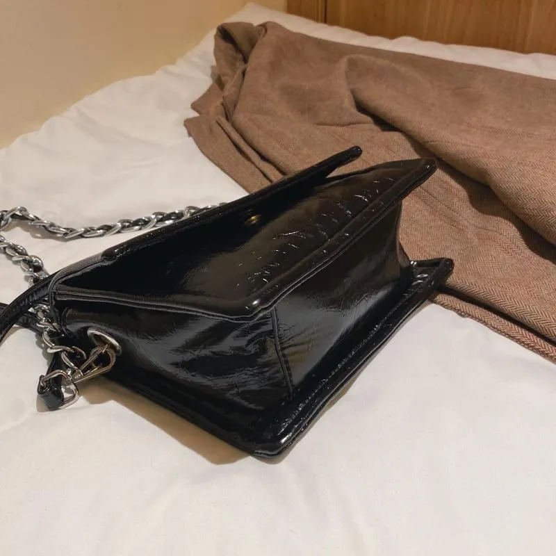 OCTAVIA Crossbody