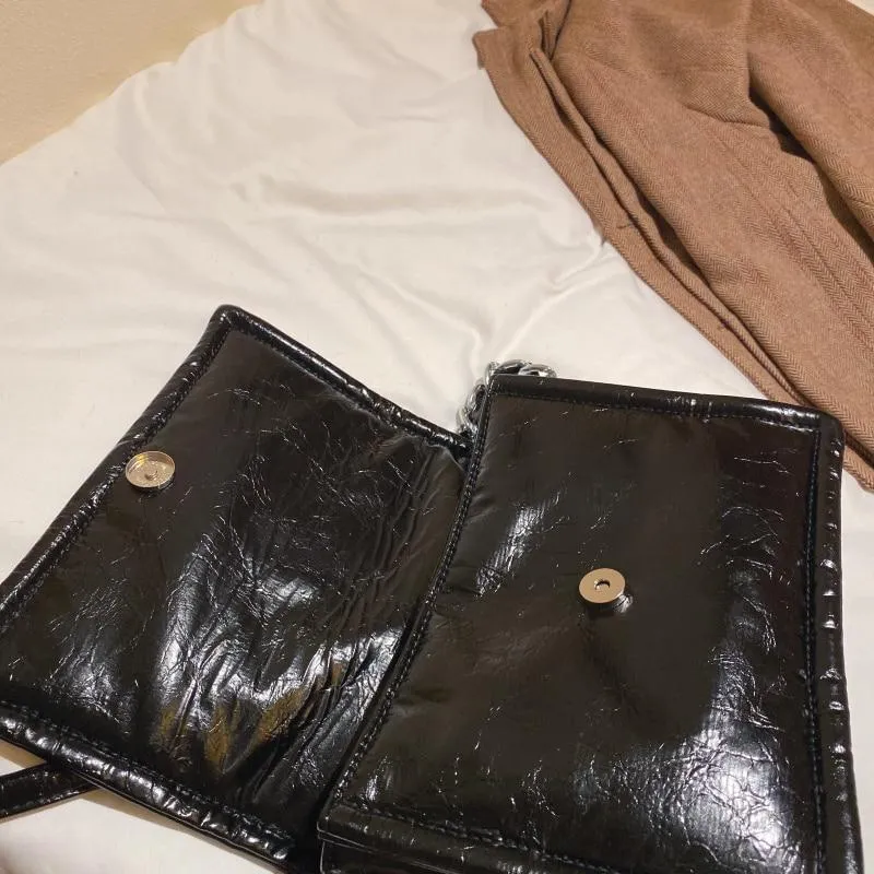 OCTAVIA Crossbody