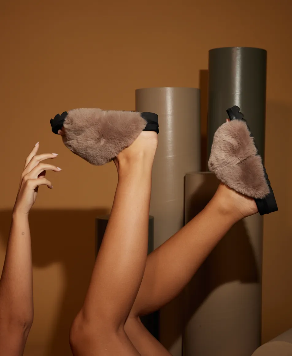 ROAM Cloud Slippers Nude Faux Fur