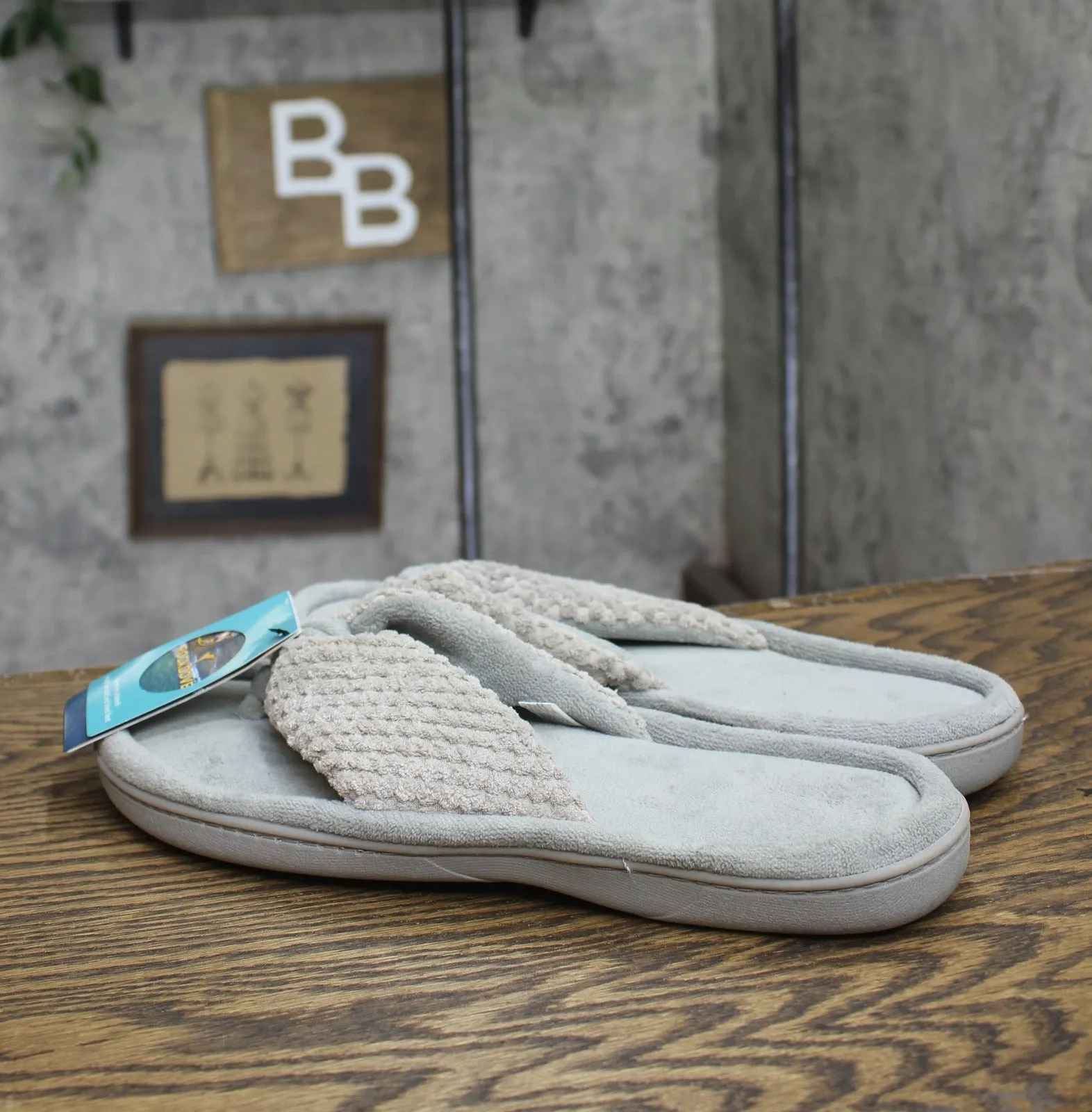 Rockdove Women's Cozy Memory Foam Flip Flop Slipper Gray XL (11-12)