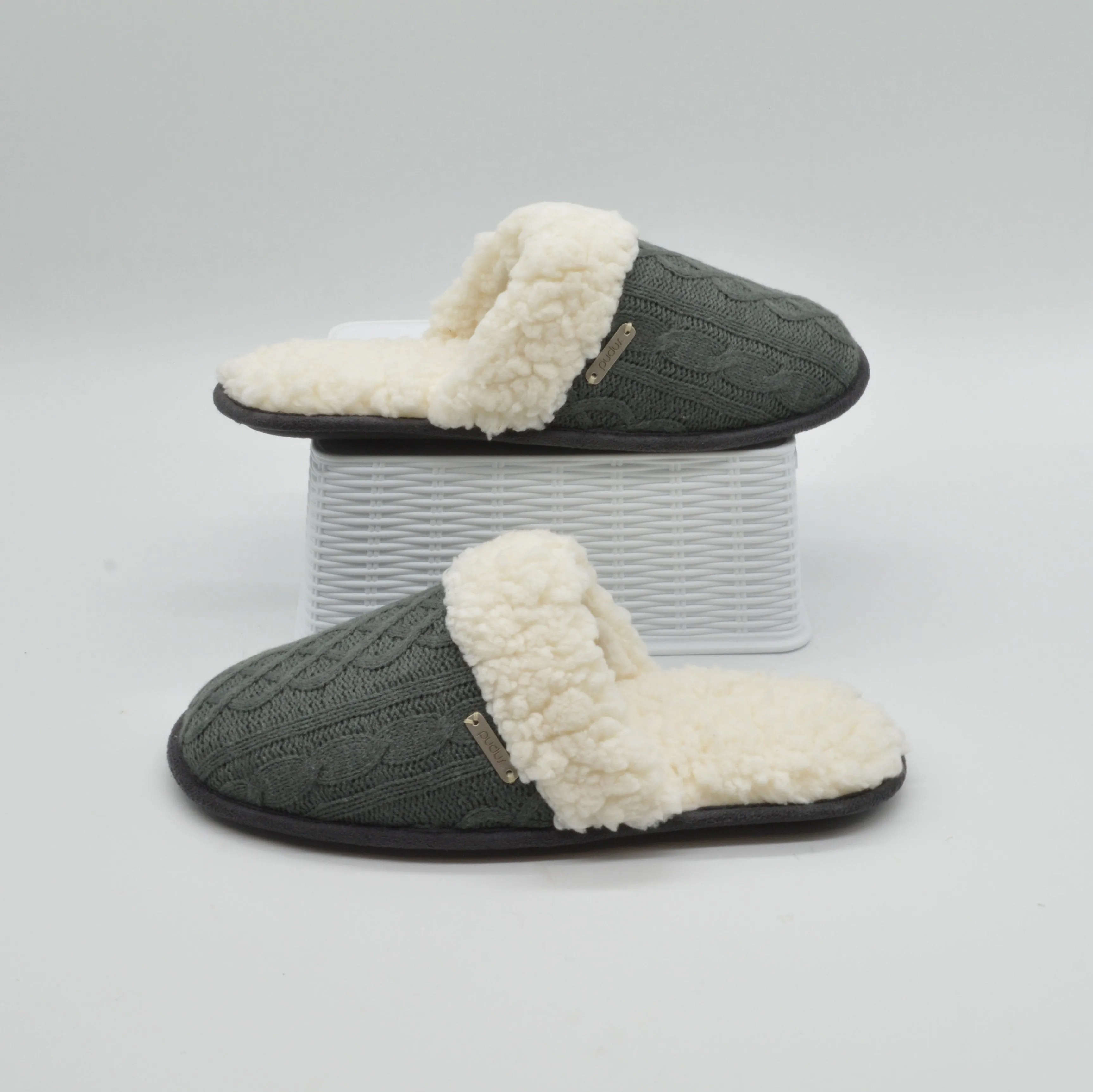 Slides | Cable Knit Grey