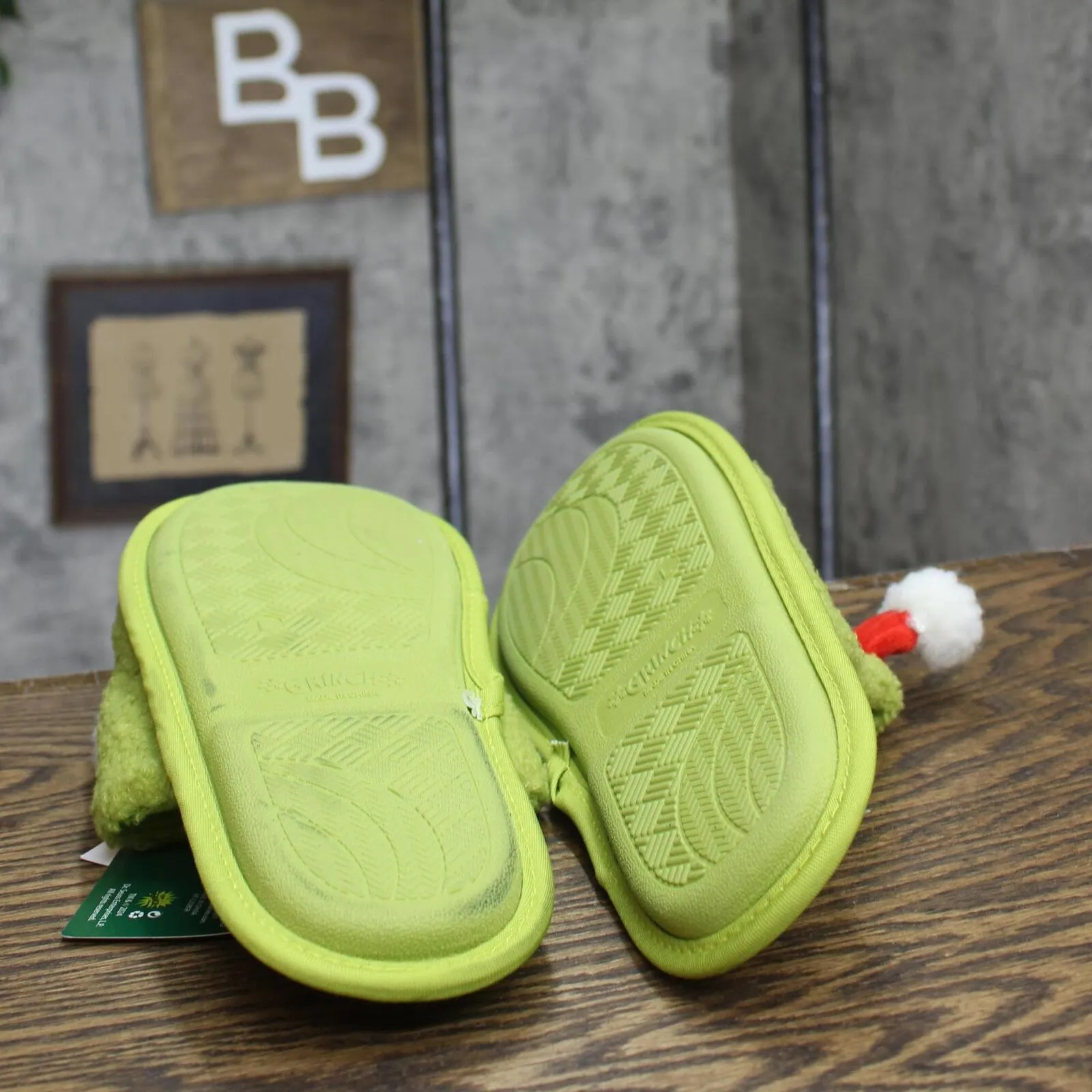 The Grinch Mens Womens Holiday 3D Hat Scuff Slippers Green L (W 11/12 M 10/11)