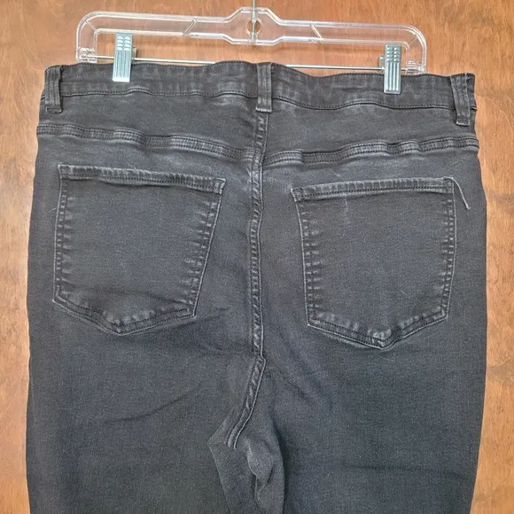 Universal Standard black denim jeans stretch skinny leg ankle 16