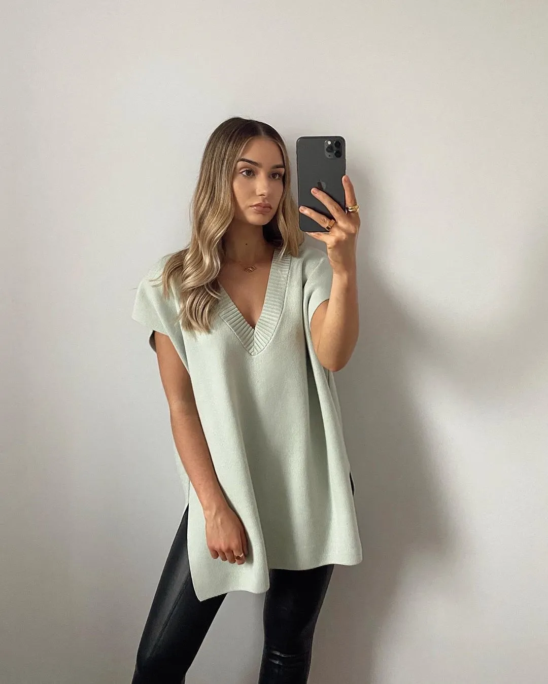 V-neck Slit Knit Splicing Vest Sweater