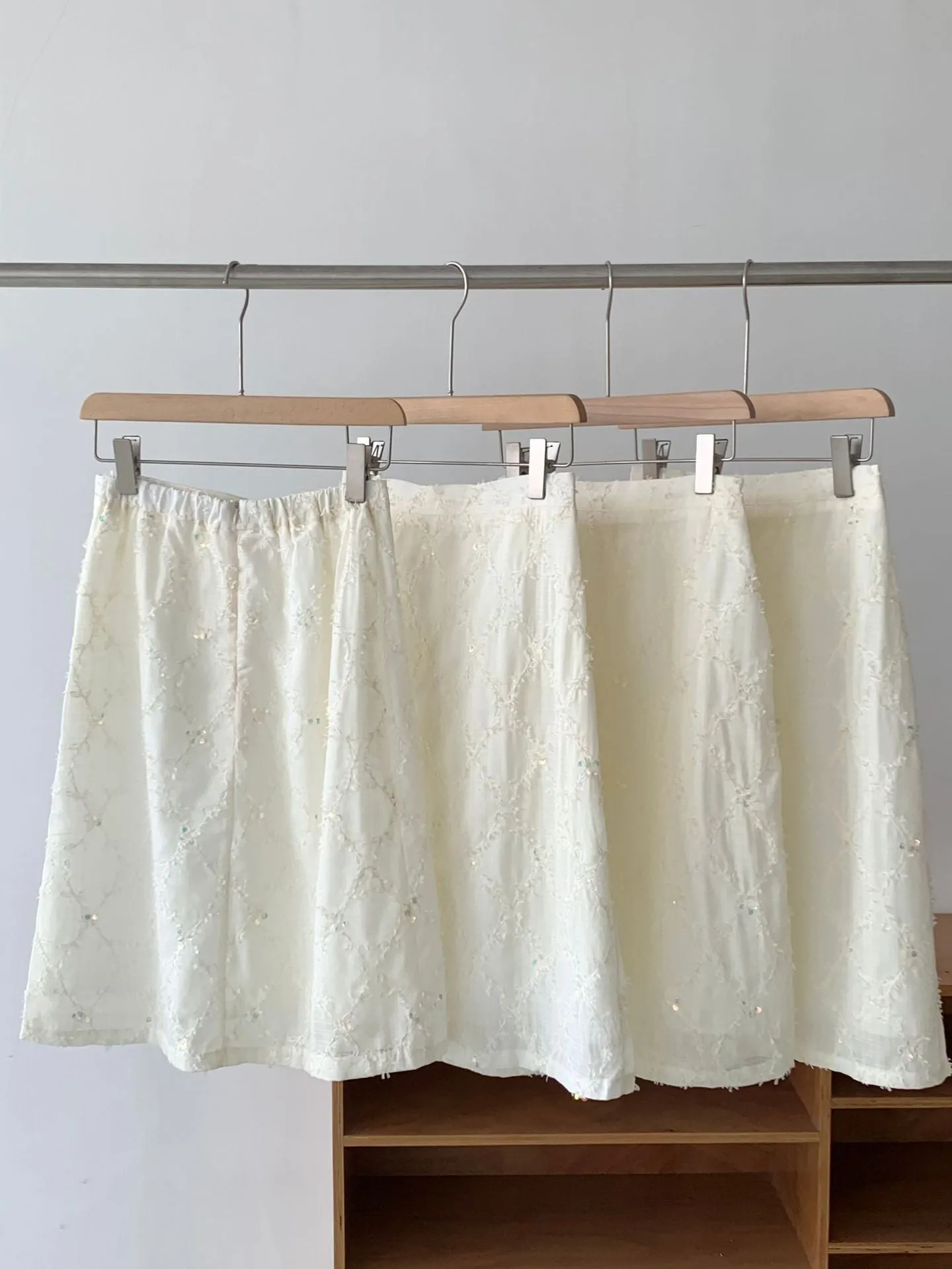 V-neck sweatshirt skirt