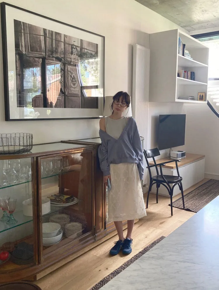 V-neck sweatshirt skirt