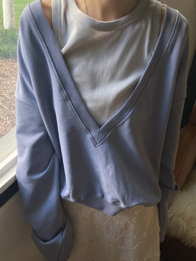 V-neck sweatshirt skirt