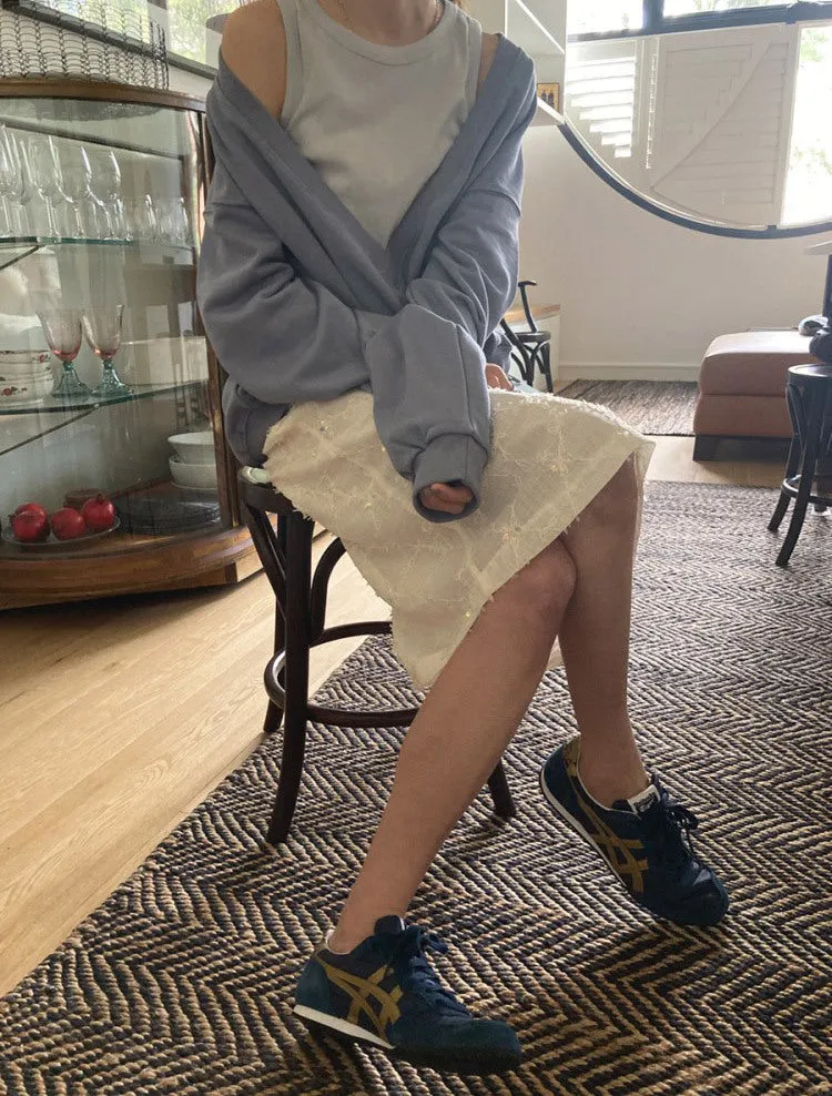 V-neck sweatshirt skirt