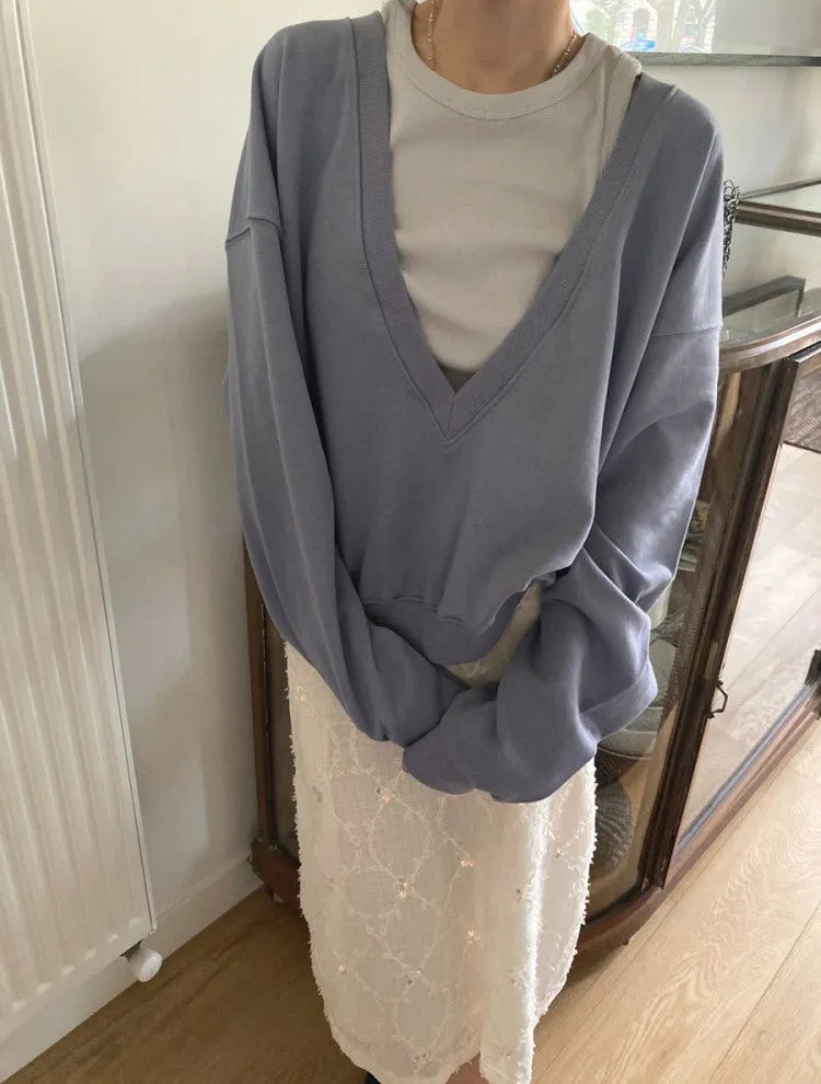 V-neck sweatshirt skirt
