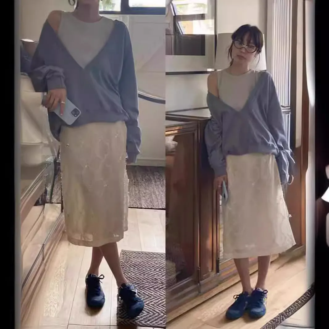 V-neck sweatshirt skirt