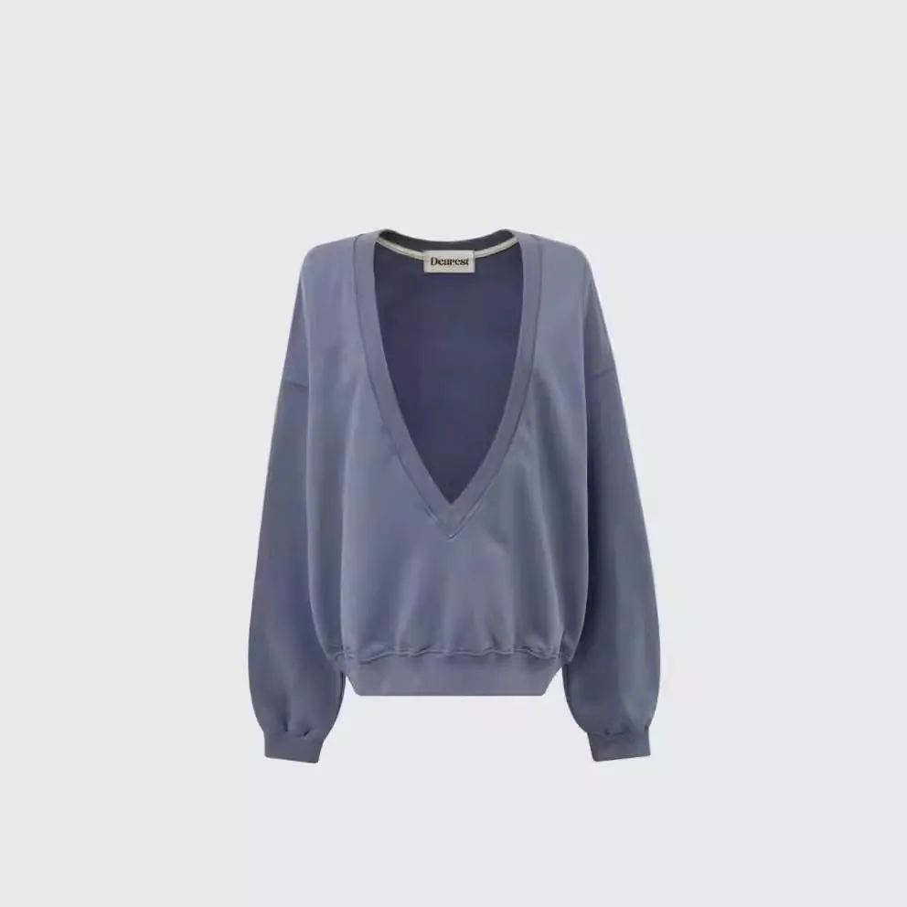 V-neck sweatshirt skirt