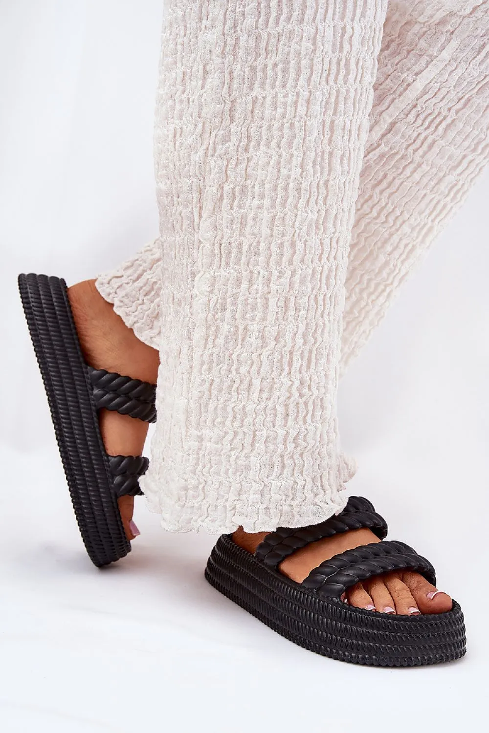 Women's lightweight foam flip-flops