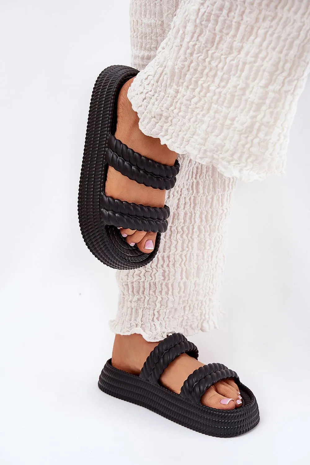 Women's lightweight foam flip-flops