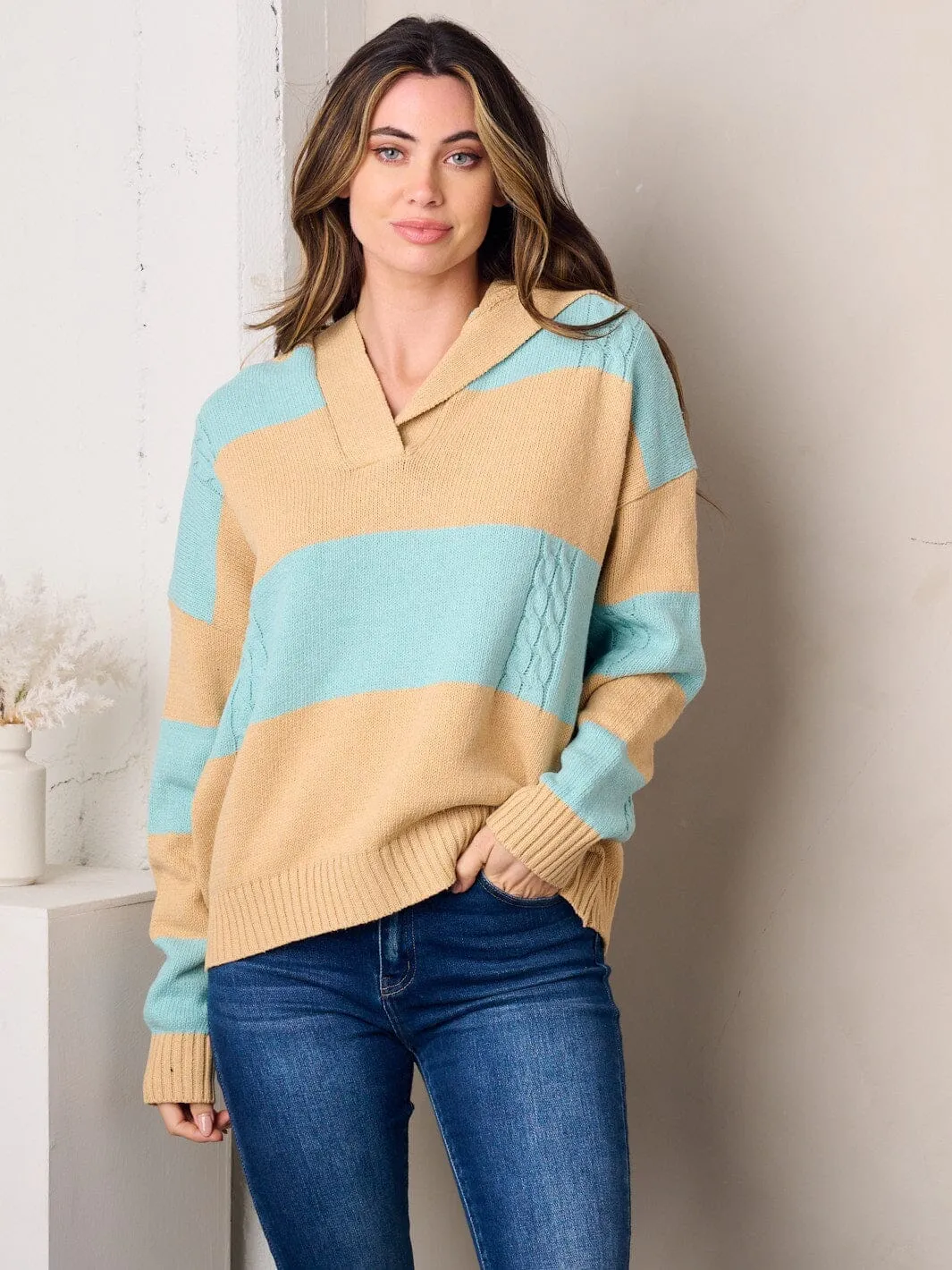 WOMEN'S LONG SLEEVE V-NECK COLORBLOCK SWEATER