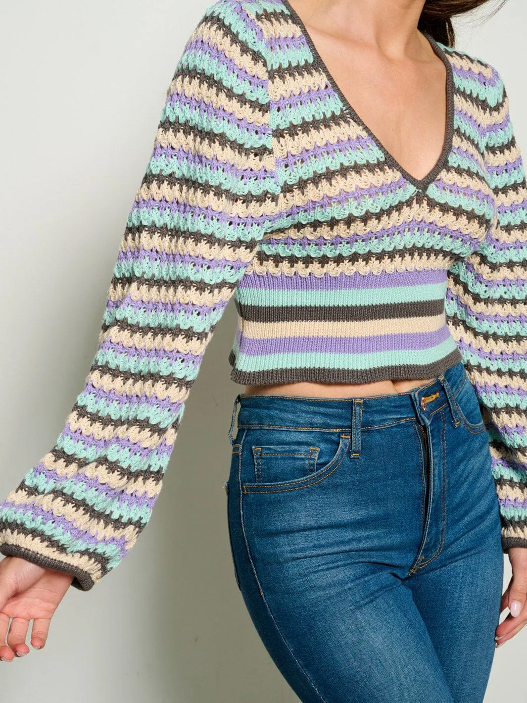 WOMEN'S LONG SLEEVE V-NECK KNIT MULTI SWEATER