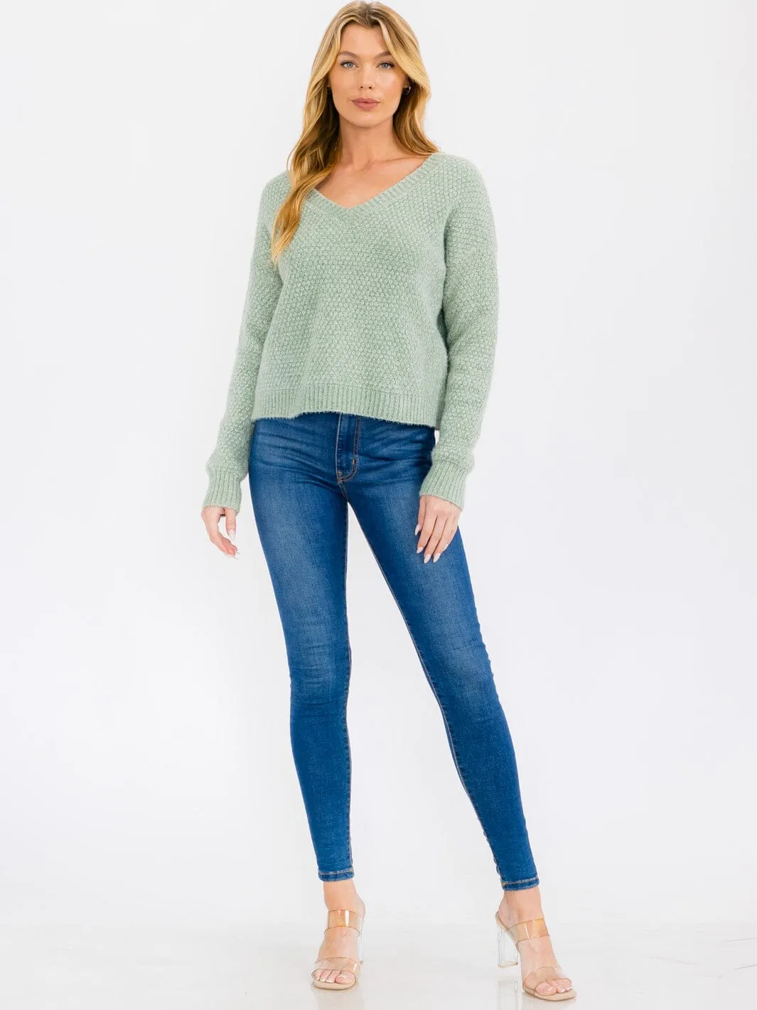 WOMEN'S LONG SLEEVE V-NECK PULLOVER SWEATER