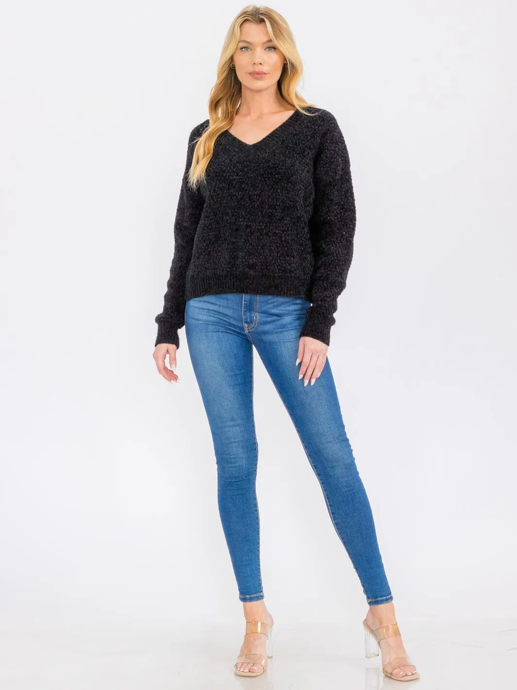 WOMEN'S LONG SLEEVE V-NECK PULLOVER SWEATER