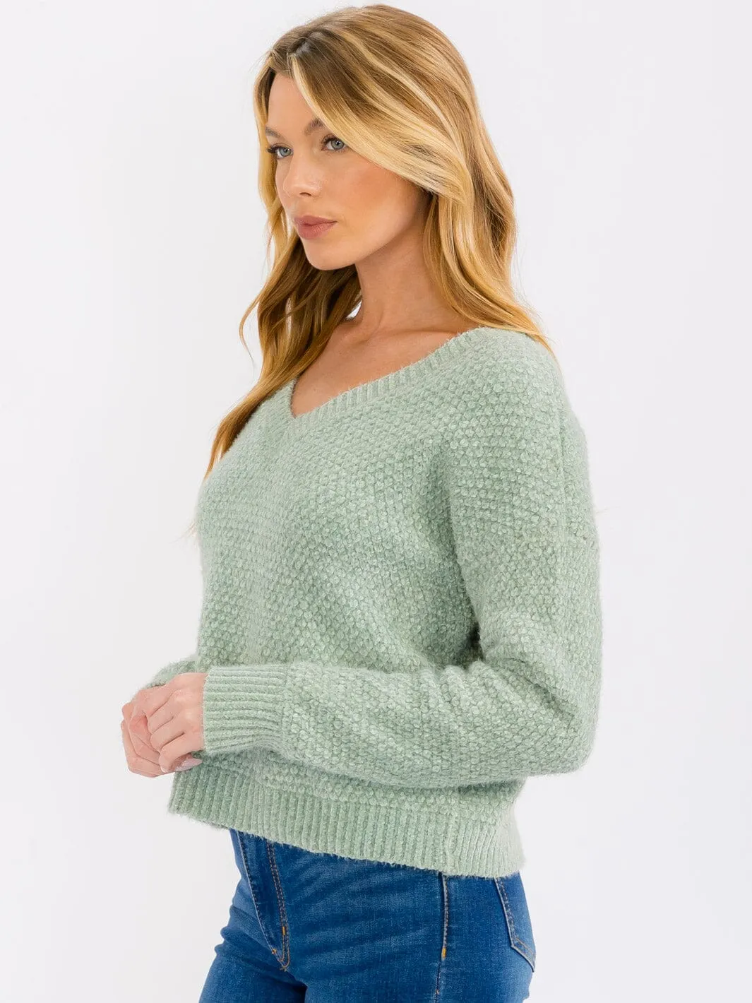 WOMEN'S LONG SLEEVE V-NECK PULLOVER SWEATER