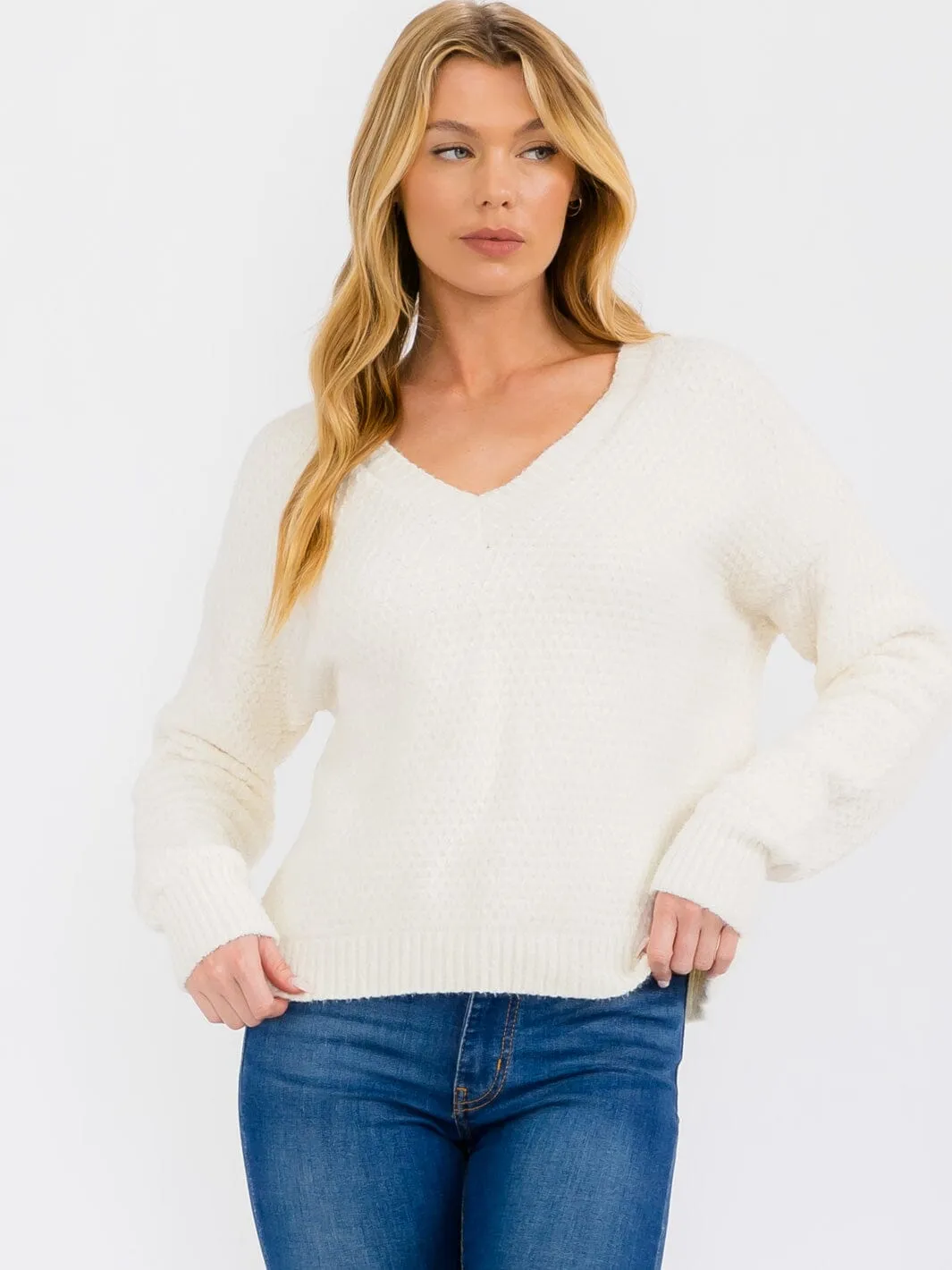 WOMEN'S LONG SLEEVE V-NECK PULLOVER SWEATER