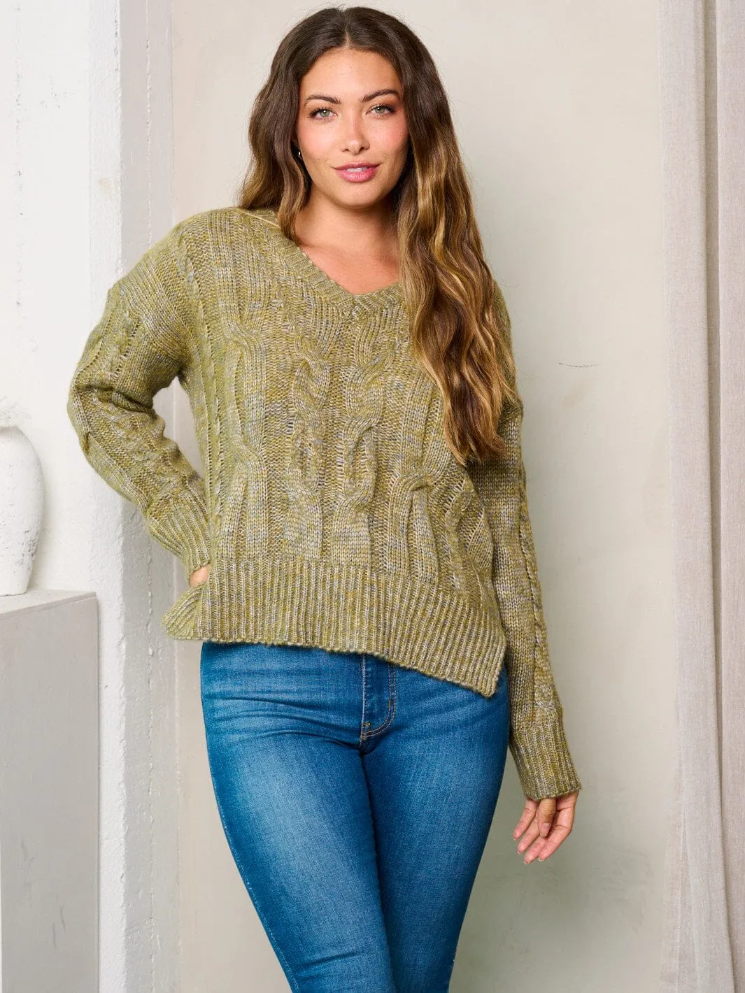 WOMEN'S LONG SLEEVES V-NECK KNIT SWEATER