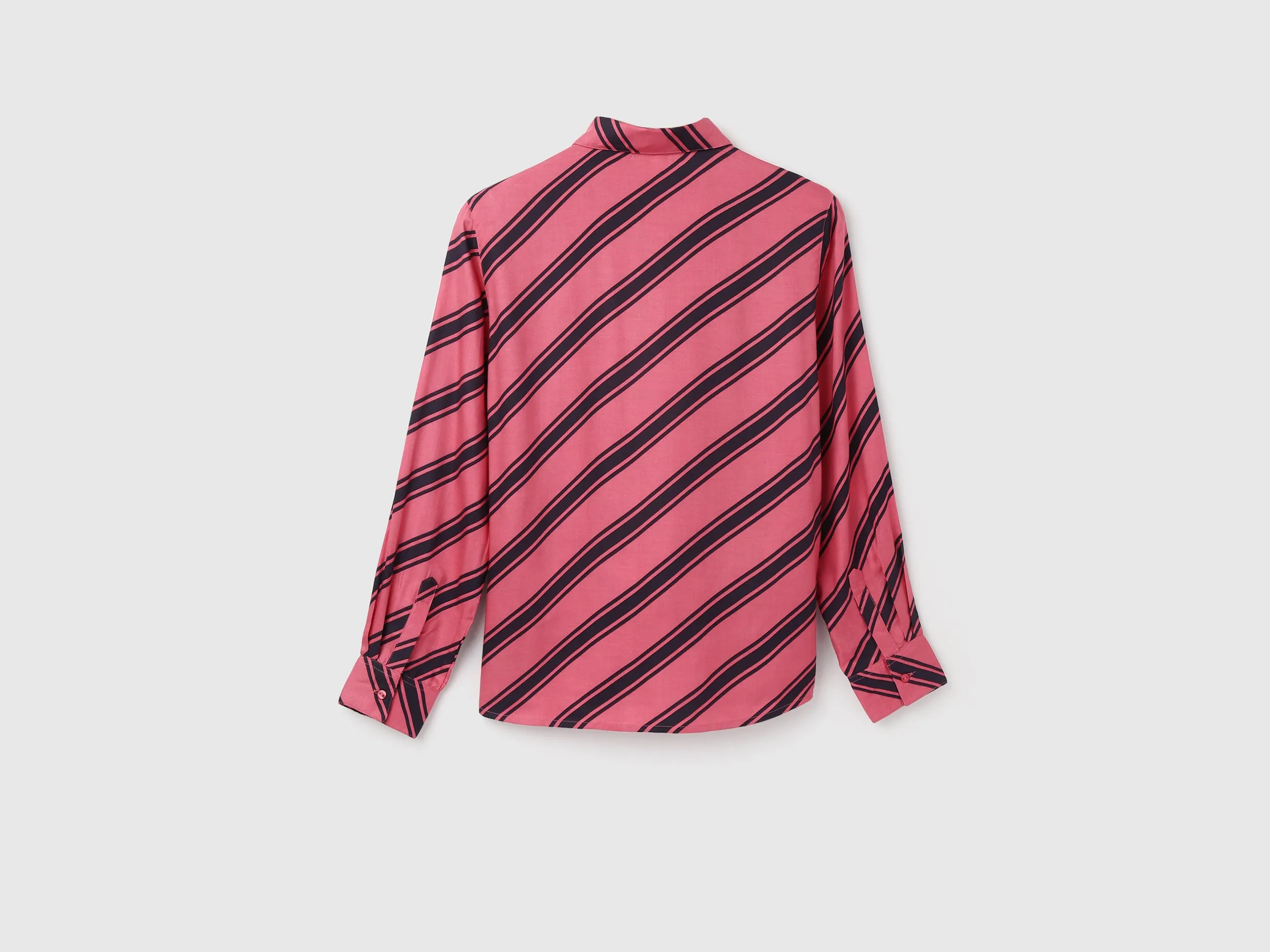 Women's Regular Fit Spread Collar Striped Shirts