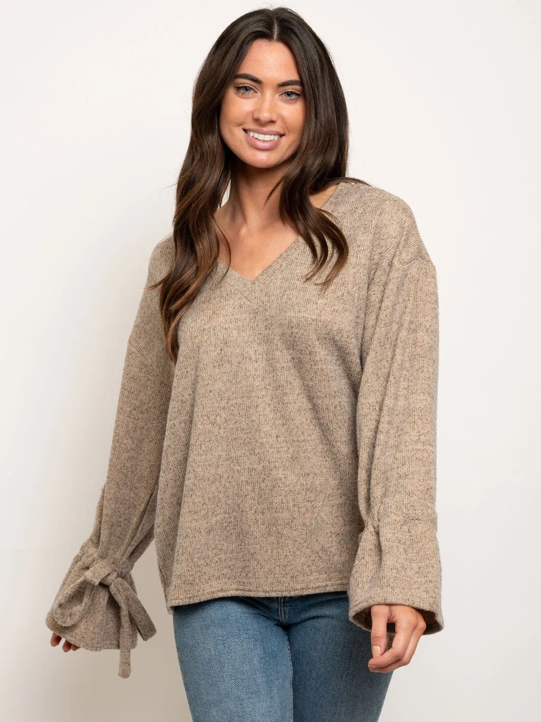 WOMEN'S V-NECK LONG SLEEVE SWEATER